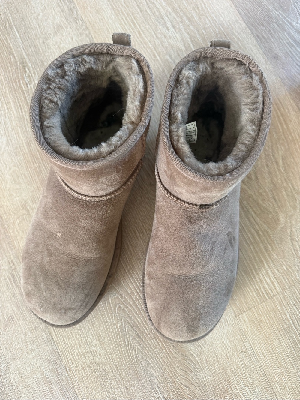 NO NOT BUY— UGGS for uggcollector21 - Picture 3 of 9